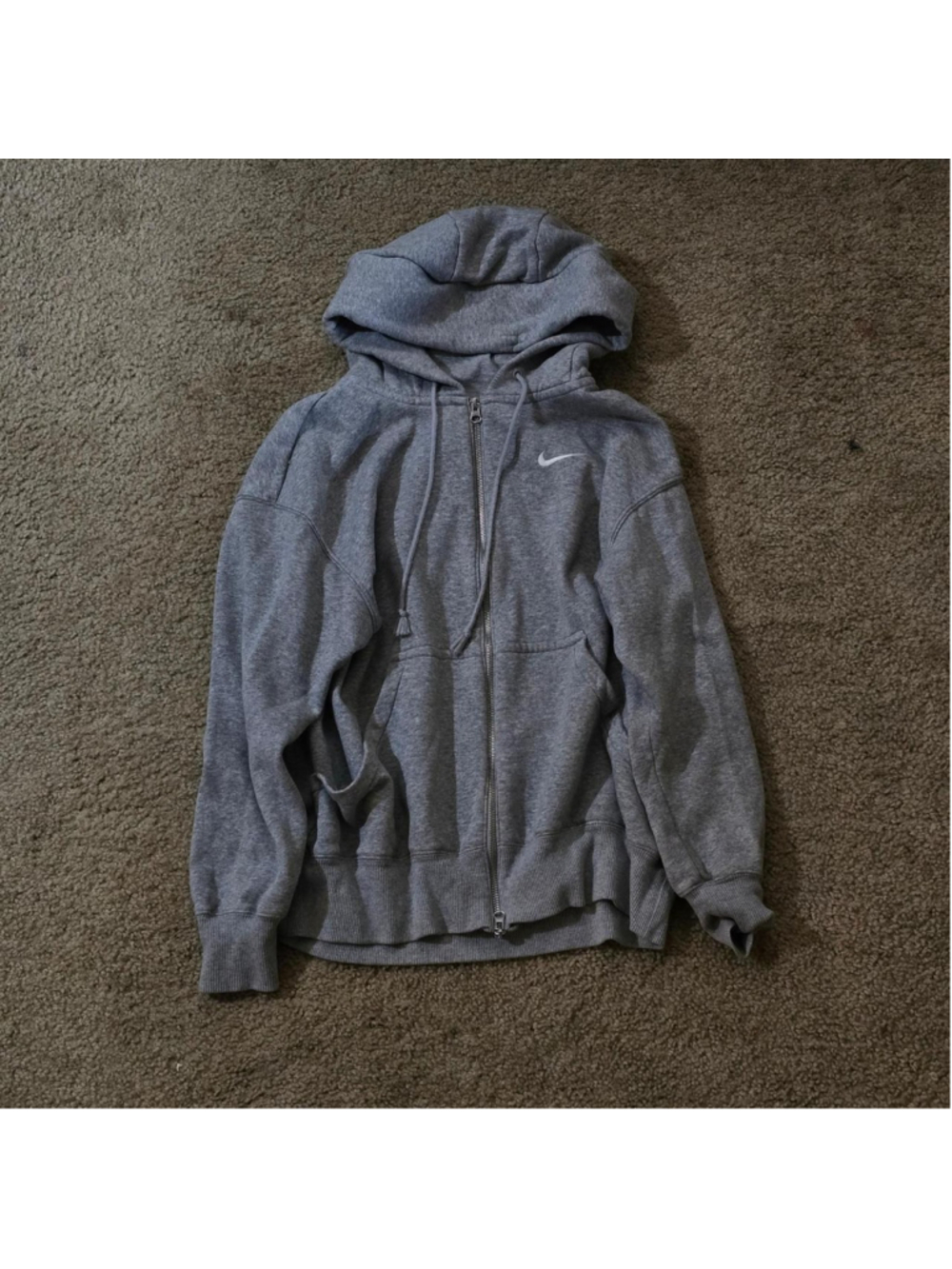 Nike grey zip up hoodie Size S #loungewear
📏Everything I list is measured in i